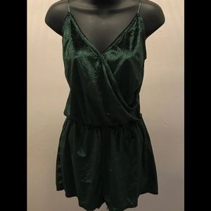❗️SOLD❗️Green romper